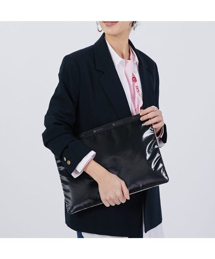 【レスポートサック/LeSportsac】のLAPTOP SLEEVE/ブラックシャイン/メレンゲ インテリア・キッズ・メンズ・レディースファッション・服の通販 founy(ファニー) https://founy.com/ ファッション Fashion レディースファッション Fashion for Women トップス・カットソー Cut & Sew Tops クッション Cushion, Throw Pillow 軽量 Lightweight, Ultra Light スポーツ Sports, Activewear トラベル Travel, Travel Gear プリント Print, Printed Pattern ポーチ Pouch, Small Case モバイル Mobile, Smartphone ギフト プレゼント Gift / Present |ID: prp329100004598499 ipo3291000000032686604