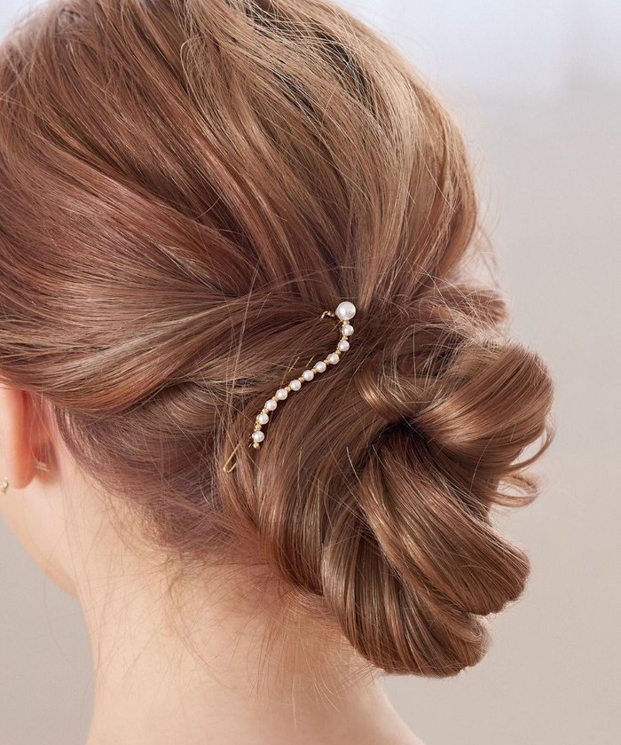 【フィービィー/phoebe】のフローウィングパールヘアピン インテリア・キッズ・メンズ・レディースファッション・服の通販 founy(ファニー) https://founy.com/ ファッション Fashion レディースファッション Fashion for Women シュシュ&ヘアアクセ/ヘアアレンジ Scrunchies & Hair Accessories おすすめ Recommended / Our Picks アクセサリー Fashion Accessories パール Pearl, Pearl Accent メタル Metal, Metal Parts ワンポイント One Point, Statement Accent エレガント 上品 Elegant 結婚式 Wedding |ID: prp329100004598574 ipo3291000000032687585