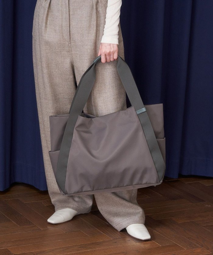 【ミヤビヤ/MIYABIYA】のLAQUOH【撥水加工】ミニマルナイロントート (L) インテリア・キッズ・メンズ・レディースファッション・服の通販 founy(ファニー) https://founy.com/ ファッション Fashion レディースファッション Fashion for Women バッグ Bags パターン Pattern, Design Print ブライト Bright, Shiny プリント Print, Printed Pattern ポケット Pocket, Pocket Detail リュック Backpack, Rucksack 旅行 Travel |ID: prp329100004599457 ipo3291000000035988645