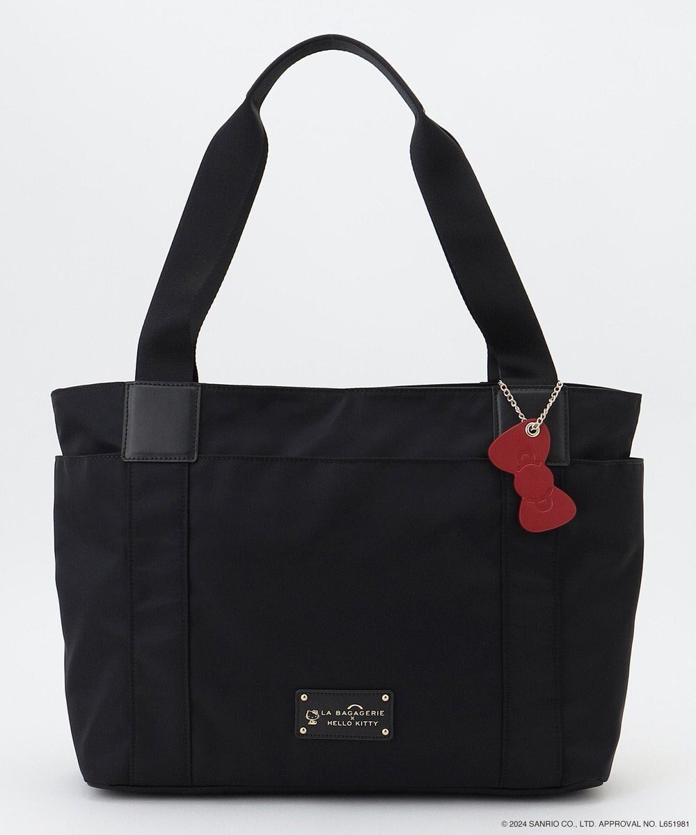 【ラ バガジェリー/LA BAGAGERIE】の【LA BAGAGERIE×HELLO KITTY】リボンチャーム付き デイリートート Mサイズ インテリア・キッズ・メンズ・レディースファッション・服の通販 founy(ファニー) 　ファッション　Fashion　レディースファッション　Fashion for Women　バッグ　Bags　おすすめ　Recommended / Our Picks　シンプル　Simple, Minimal　スマート　Smart, Elegant　チャーム　Charm, Pendant　ハンカチ　Handkerchief, Hanky　ポケット　Pocket, Pocket Detail　マグネット　Magnet, Magnetic Closure　リップ　Lip, Lip Motif　リボン　Ribbon, Bow　ビジネス 仕事 通勤　Business / Work / Commuting　ブラック|ID: prp329100004599460 ipo3291000000032695831