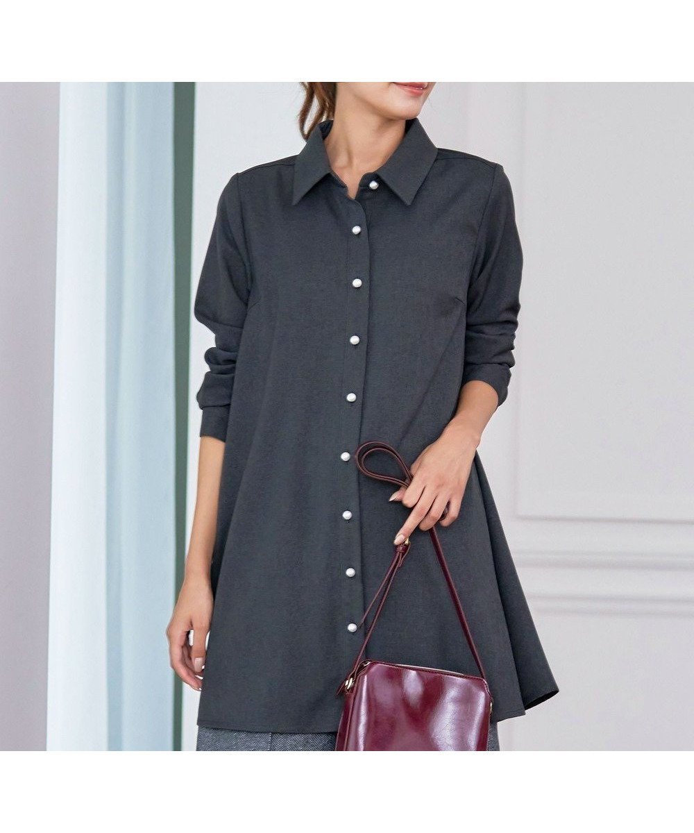 【ティアクラッセ/Tiaclasse】の【洗える】ウール調パールボタンシャツチュニックブラウス インテリア・キッズ・メンズ・レディースファッション・服の通販 founy(ファニー) ファッション Fashion レディースファッション Fashion for Women トップス・カットソー Cut & Sew Tops シャツ・ブラウス・オフィスカジュアル Elegant Blouses & Button-Ups ウォッシャブル Machine Washable 春 Spring 洗える Machine Washable 秋 Autumn シューズ Shoes, Footwear チュニック Tunic, Long Top 長袖 Long Sleeve, Full Sleeve パール Pearl, Pearl Accent フレア Flare, Flared ポケット Pocket, Pocket Detail ロング Long, Long-Length 冬 Winter / This Winter A/W・秋冬 Autumn/Winter 再入荷 Restock / Back in Stock エレガント 上品 Elegant 新作・新入荷 New Arrivals / New In チャコール|ID: prp329100004599462 ipo3291000000033712641