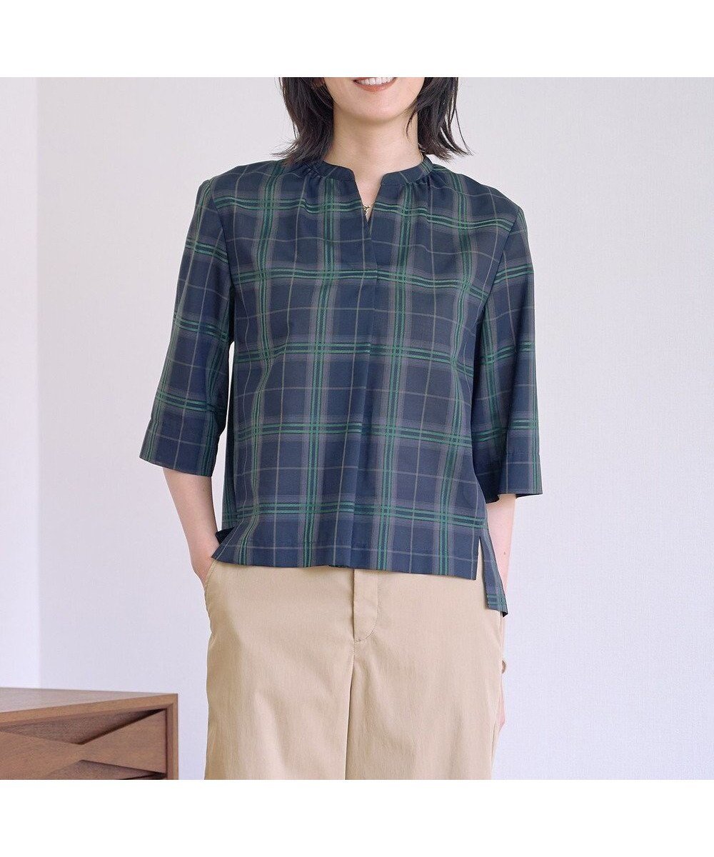 【ジェイ プレス/J.PRESS】の【WEB限定カラーあり・洗える】SOFT SHEER チェック キーネック ブラウス インテリア・キッズ・メンズ・レディースファッション・服の通販 founy(ファニー) ファッション Fashion レディースファッション Fashion for Women トップス・カットソー Cut & Sew Tops シャツ・ブラウス・オフィスカジュアル Elegant Blouses & Button-Ups 春 Spring 洗える Machine Washable キュプラ Cupro, Eco Fabric ギャザー Gathered, Ruffled シアー Sheer, See-Through チェック Check, Plaid, Tartan フォルム Silhouette, Form S/S・春夏 SS, Spring/Summer, Warm Season 夏 Summer エレガント 上品 Elegant 【WEB限定】ネイビーチェック系|ID: prp329100004599626 ipo3291000000033647294