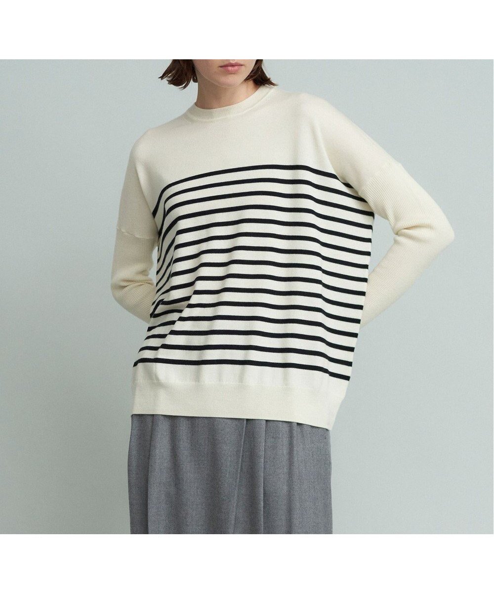 【23区/NIJYUSANKU】の【SACRA】エクストラファインメリノ ボーダーニット 人気、トレンドファッション・服の通販 founy(ファニー) 　ファッション　Fashion　レディースファッション　Fashion for Women　トップス・カットソー　Cut & Sew Tops　ニット　Knit Tops & Sweaters　カッティング　Cutting Detail　コレクション　Collection, Seasonal Line　セーター　Sweater, Knitwear　ドレープ　Drape, Draping Fabric　フィット　Fit, Slim Fit　フォルム　Silhouette, Form　ベーシック　Basic, Essential　ボーダー　Border, Stripe　別注　Limited Edition, Custom Order　ミックス　Mix, Mixed Style　ワイド　Wide, Wide Fit　A/W・秋冬　Autumn/Winter　冬　Winter / This Winter　 other-1|ID: prp329100004600711 ipo3291000000032710066