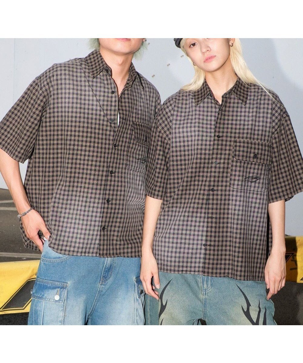 【ウィゴー/WEGO】の【ユニセックス着用ITEM】ブリーチチェックロゴシャツ(SS) 人気、トレンドファッション・服の通販 founy(ファニー) 　ファッション　Fashion　レディースファッション　Fashion for Women　トップス・カットソー　Cut & Sew Tops　シャツ・ブラウス・オフィスカジュアル　Elegant Blouses & Button-Ups　春　Spring　スマホ　Smartphone, Mobile Device　ダメージ　Distressed, Destroyed　チェック　Check, Plaid, Tartan　デニム　Denim, Jeans Material　トレンド　Trend, Trending Now　ハーフ　Half, Half-Length　ブリーチ　Bleach, Washed Finish　プリーツ　Pleats, Pleated　ポケット　Pocket, Pocket Detail　半袖　Short Sleeve, Half Sleeve　ワンポイント　One Point, Statement Accent　S/S・春夏　SS, Spring/Summer, Warm Season　おすすめ　Recommended / Our Picks　夏　Summer　 other-1|ID: prp329100004600818 ipo3291000000032710576