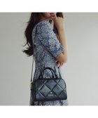 【トッカ/TOCCA】の【美人百花掲載】OREILLER BAG ミニボストンバッグ 人気、トレンドファッション・服の通販 founy(ファニー) 雑誌掲載アイテム Magazine Picks & Fashion Features ファッション雑誌 Fashion Magazines ビジンヒャッカ 美人百花 ファッション Fashion レディースファッション Fashion for Women バッグ Bags アクセサリー Fashion Accessories キルト Quilt, Quilted Fabric コンパクト Compact, Small Size ジップ Zip, Zipper スマホ Smartphone, Mobile Device 財布 Wallet, Purse 雑誌 Magazine, Fashion Magazine トレンド Trend, Trending Now フォルム Silhouette, Form ボストンバッグ Boston Bag, Retro Bag ポケット Pocket, Pocket Detail モダン Modern, Contemporary リボン Ribbon, Bow リュクス Luxury, Elegant, High-End, Chic A/W・秋冬 Autumn/Winter 冬 Winter / This Winter thumbnail ブラック系|ID: prp329100004602180 ipo3291000000034847838