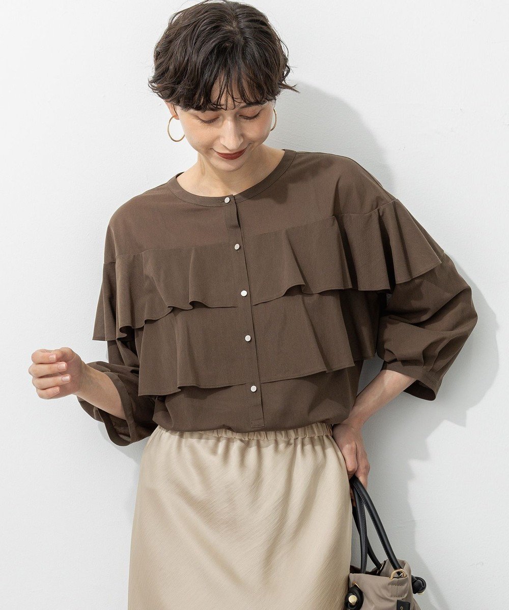 【23区/NIJYUSANKU】の【先行予約/洗える】クリアトリコットジャージー フリルデザイン カットソー インテリア・キッズ・メンズ・レディースファッション・服の通販 founy(ファニー) 　ファッション　Fashion　レディースファッション　Fashion for Women　トップス・カットソー　Cut & Sew Tops　シャツ・ブラウス・オフィスカジュアル　Elegant Blouses & Button-Ups　ロングTシャツ・Tシャツ　Longline T-Shirts & Tees　カットソー・ベーシックTシャツ　Cut-and-Sewn Tops / Stretch Tees & Basics　エレガント 上品　Elegant　春　Spring　洗える　Machine Washable　カットソー　Cut and Sewn Top　ギャザー　Gathered, Ruffled　ドッキング　Docking, Mixed Material　フォルム　Silhouette, Form　フリル　Frill, Ruffle　S/S・春夏　SS, Spring/Summer, Warm Season　新作・新入荷　New Arrivals / New In　夏　Summer　2025年　2025　2025-2026秋冬・A/W　Autumn/Winter 2025–26 AW25–26　カーキ系|ID: prp329100004602190 ipo3291000000032721903