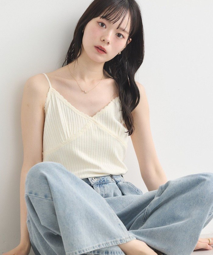 【アースミュージックアンドエコロジー/earth music&ecology】のアイレットレースキャミ インテリア・キッズ・メンズ・レディースファッション・服の通販 founy(ファニー) https://founy.com/ ファッション Fashion レディースファッション Fashion for Women トップス・カットソー Cut & Sew Tops キャミソール&ノースリーブ Camisoles & Sleeveless Tops おすすめ Recommended / Our Picks インナー Innerwear キャミソール Camisole, Spaghetti Strap Top ポケット Pocket, Pocket Detail エレガント 上品 Elegant 夏 Summer 春 Spring S/S・春夏 SS, Spring/Summer, Warm Season |ID: prp329100004602207 ipo3291000000032722048