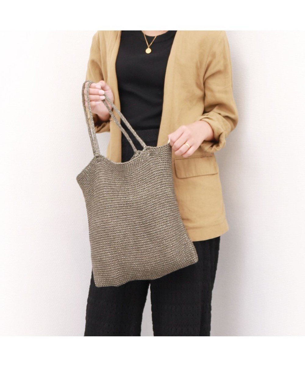 【アンビリオン/UNBILLION】のカシュカシュ cachecache / ラメ糸編みトートバッグ インテリア・キッズ・メンズ・レディースファッション・服の通販 founy(ファニー) 　ファッション　Fashion　レディースファッション　Fashion for Women　バッグ　Bags　カラフル　Colorful Design　財布　Wallet, Purse　トラベル　Travel, Travel Gear　トレンド　Trend, Trending Now　ハンド　Hand, Handmade　ポケット　Pocket, Pocket Detail　ミックス　Mix, Mixed Style　モチーフ　Motif, Design Theme　リラックス　Relax, Relaxed Fit　再入荷　Restock / Back in Stock　おすすめ　Recommended / Our Picks　旅行　Travel　エレガント 上品　Elegant　ダークシルバー|ID: prp329100004602948 ipo3291000000033683029