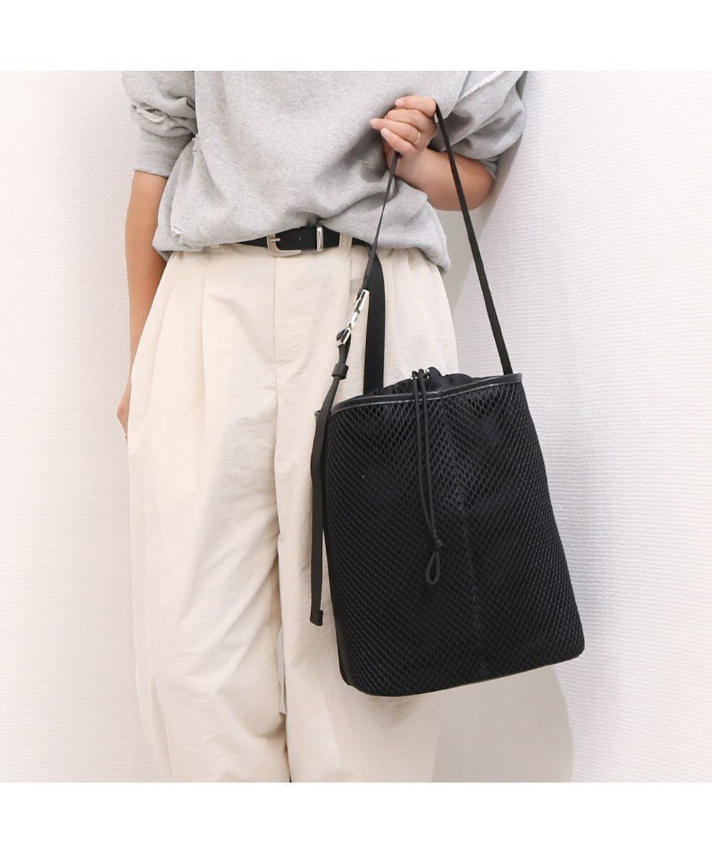 【アンビリオン/UNBILLION】のカカトゥ kakatoo / メッシュバゲットショルダーバッグ 人気、トレンドファッション・服の通販 founy(ファニー) 　ファッション　Fashion　レディースファッション　Fashion for Women　バッグ　Bags　巾着　Drawstring Bag, Kinchaku　ショルダー　Shoulder, Shoulder Strap　シンプル　Simple, Minimal　バケツ　Bucket, Bucket Style　フェミニン　Feminine, Girly　ポケット　Pocket, Pocket Detail　メッシュ　Mesh, Net Fabric　再入荷　Restock / Back in Stock　 other-1|ID: prp329100004602955 ipo3291000000032734046