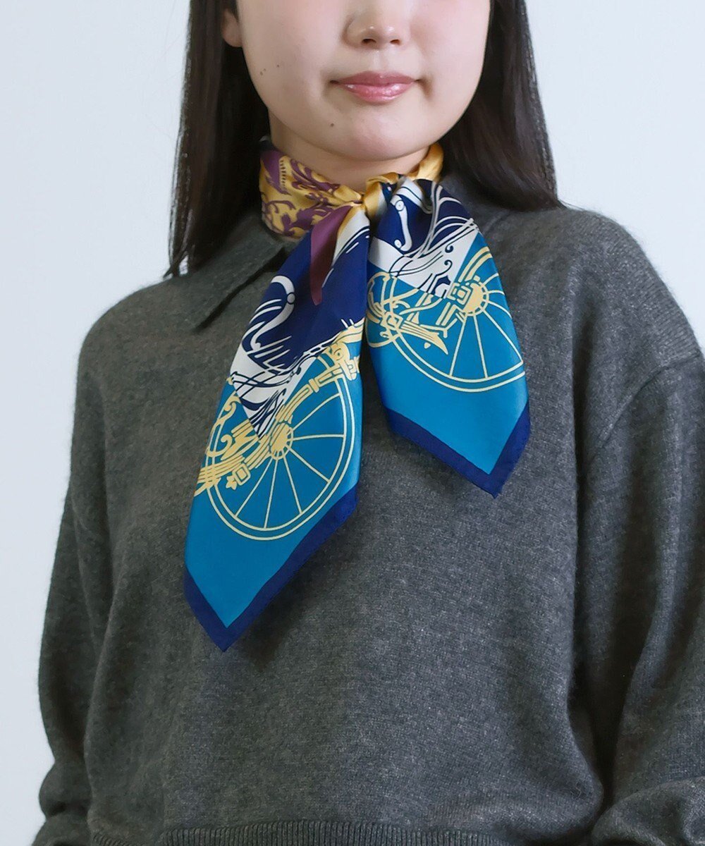 【マルカオリジナル/Marca originals】の【Marcaオリジナル】色面シルエット馬車 小判スカーフ シルクツイル インテリア・キッズ・メンズ・レディースファッション・服の通販 founy(ファニー) ファッション Fashion レディースファッション Fashion for Women アクセサリー Fashion Accessories 秋 Autumn コンパクト Compact, Small Size シルク Silk, 100% Silk スカーフ Scarf, Neckwear ストール Stole, Wrap ドレープ Drape, Draping Fabric ハンカチ Handkerchief, Hanky バンダナ Bandana, Head Scarf プリント Print, Printed Pattern モチーフ Motif, Design Theme リボン Ribbon, Bow ブルー|ID: prp329100004602985 ipo3291000000034214246