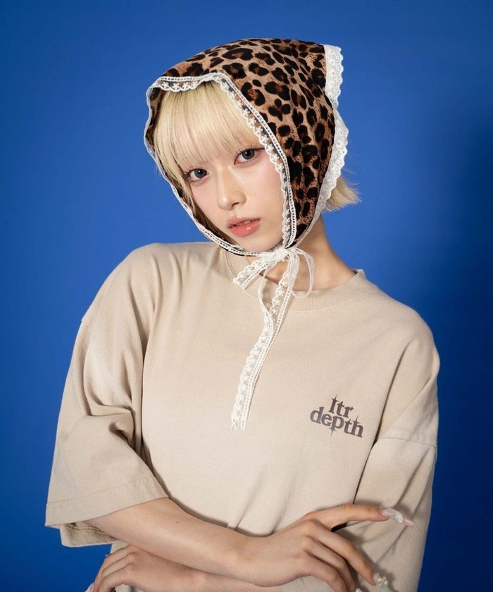 【ウィゴー/WEGO】の【ユニセックス着用ITEM】バックスタッズグラフィックT(SS) インテリア・キッズ・メンズ・レディースファッション・服の通販 founy(ファニー) https://founy.com/ ファッション Fashion レディースファッション Fashion for Women トップス・カットソー Cut & Sew Tops シャツ・ブラウス・オフィスカジュアル Elegant Blouses & Button-Ups ロングTシャツ・Tシャツ Longline T-Shirts & Tees カットソー・ベーシックTシャツ Cut-and-Sewn Tops / Stretch Tees & Basics 春 Spring 秋 Autumn カットソー Cut and Sewn Top カーゴパンツ Cargo Pants, Utility Pants グラフィック Graphic, Graphic Design シンプル Simple, Minimal スタッズ Studs, Metal Accents スマホ Smartphone, Mobile Device スラックス Slacks, Dress Pants ダメージ Distressed, Destroyed デニム Denim, Jeans Material トレンド Trend, Trending Now フロント Front, Front Design 半袖 Short Sleeve, Half Sleeve ワイド Wide, Wide Fit ワンポイント One Point, Statement Accent S/S・春夏 SS, Spring/Summer, Warm Season 新作・新入荷 New Arrivals / New In おすすめ Recommended / Our Picks 夏 Summer |ID: prp329100004603029 ipo3291000000032735126
