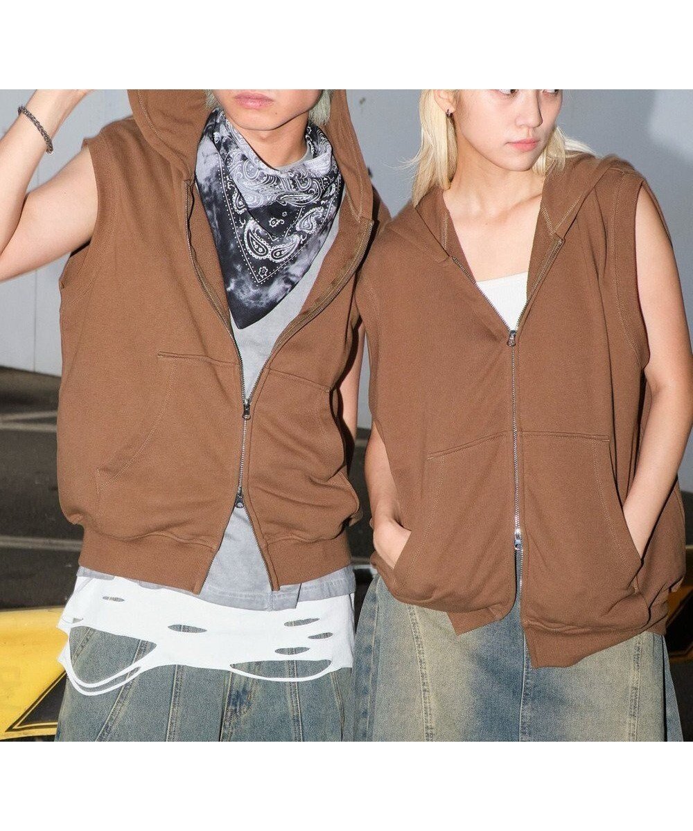 【ウィゴー/WEGO】の【ユニセックス着用ITEM】ショートノースリーブZIPパーカー インテリア・キッズ・メンズ・レディースファッション・服の通販 founy(ファニー) 　ファッション　Fashion　レディースファッション　Fashion for Women　トップス・カットソー　Cut & Sew Tops　キャミソール&ノースリーブ　Camisoles & Sleeveless Tops　レディースパーカー・カジュアルフーディー　Casual Hoodies & Sweatshirts　春　Spring　カーゴパンツ　Cargo Pants, Utility Pants　キャップ　Cap, Baseball Cap　ショート　Short, Short Length　シンプル　Simple, Minimal　スニーカー　Sneakers, Trainers　スマホ　Smartphone, Mobile Device　スラックス　Slacks, Dress Pants　デニム　Denim, Jeans Material　トレンド　Trend, Trending Now　ノースリーブ　Sleeveless, No-Sleeve　バランス　Balance, Style Balance　パーカー　Hoodie, Parka　無地　Plain, Solid Color　レース　Lace, Lace Fabric　ロング　Long, Long-Length　S/S・春夏　SS, Spring/Summer, Warm Season　新作・新入荷　New Arrivals / New In　おすすめ　Recommended / Our Picks　夏　Summer　ブラウン|ID: prp329100004603050 ipo3291000000032735320