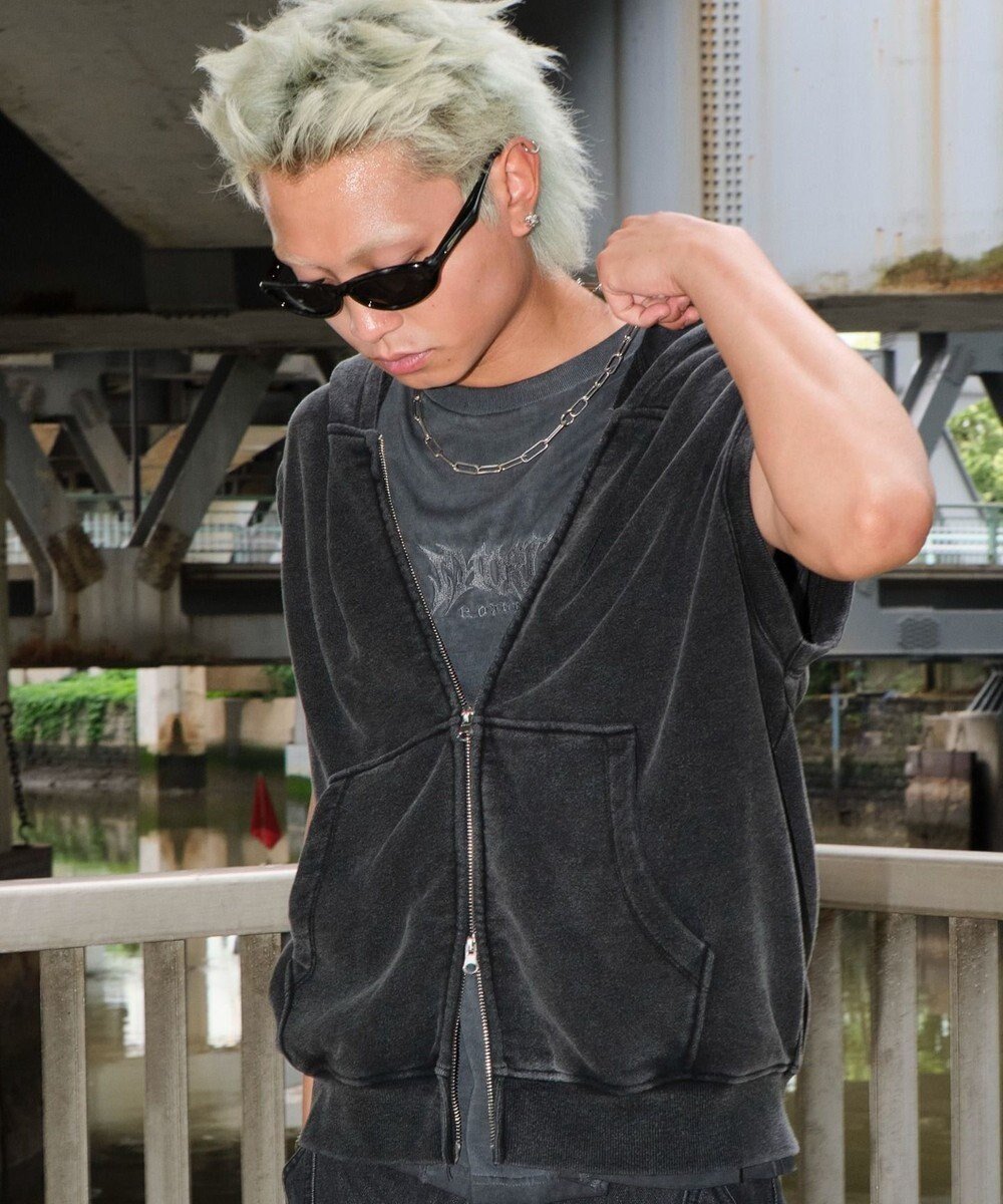 【ウィゴー/WEGO】の【ユニセックス着用ITEM】ショートノースリーブZIPパーカー インテリア・キッズ・メンズ・レディースファッション・服の通販 founy(ファニー) 　ファッション　Fashion　レディースファッション　Fashion for Women　トップス・カットソー　Cut & Sew Tops　キャミソール&ノースリーブ　Camisoles & Sleeveless Tops　レディースパーカー・カジュアルフーディー　Casual Hoodies & Sweatshirts　春　Spring　カーゴパンツ　Cargo Pants, Utility Pants　キャップ　Cap, Baseball Cap　ショート　Short, Short Length　シンプル　Simple, Minimal　スニーカー　Sneakers, Trainers　スマホ　Smartphone, Mobile Device　スラックス　Slacks, Dress Pants　デニム　Denim, Jeans Material　トレンド　Trend, Trending Now　ノースリーブ　Sleeveless, No-Sleeve　バランス　Balance, Style Balance　パーカー　Hoodie, Parka　無地　Plain, Solid Color　レース　Lace, Lace Fabric　ロング　Long, Long-Length　S/S・春夏　SS, Spring/Summer, Warm Season　おすすめ　Recommended / Our Picks　夏　Summer　スミクロ|ID: prp329100004603050 ipo3291000000033368385