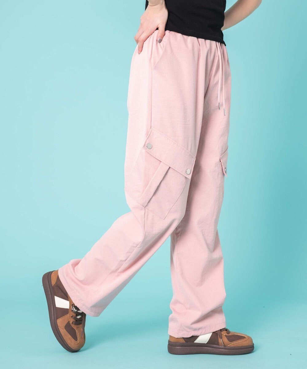【ウィゴー/WEGO】の【ウエストゴム】ビッグポケットカーゴパンツ インテリア・キッズ・メンズ・レディースファッション・服の通販 founy(ファニー) 　ファッション　Fashion　レディースファッション　Fashion for Women　パンツ　Pants & Trousers　春　Spring　カーゴパンツ　Cargo Pants, Utility Pants　シューズ　Shoes, Footwear　ショート　Short, Short Length　スニーカー　Sneakers, Trainers　スマホ　Smartphone, Mobile Device　トレンド　Trend, Trending Now　ドローコード　Drawcord, Drawstring Cord　定番　Standard, Basic Item　ビッグ　Big, Oversized　ポケット　Pocket, Pocket Detail　S/S・春夏　SS, Spring/Summer, Warm Season　新作・新入荷　New Arrivals / New In　プチプライス・低価格　Affordable / Budget Price　夏　Summer　ピンク|ID: prp329100004603051 ipo3291000000032735337