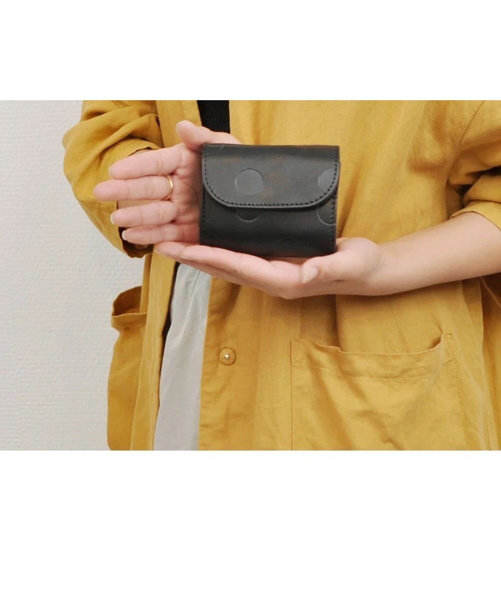 【アンビリオン/UNBILLION】のperche 姫路レザーかぶせミニウォレット インテリア・キッズ・メンズ・レディースファッション・服の通販 founy(ファニー) 　ファッション　Fashion　レディースファッション　Fashion for Women　ミニ財布・二つ折り財布　Wallets & Card Cases　イタリア　Italy　ウォレット　Wallet　コンパクト　Compact, Small Size　シルバー　Silver, Metallic Silver　財布　Wallet, Purse　プリント　Print, Printed Pattern　ポケット　Pocket, Pocket Detail　再入荷　Restock / Back in Stock　おすすめ　Recommended / Our Picks　日本製　Made In Japan　ブラックドット|ID: prp329100004603578 ipo3291000000032747112