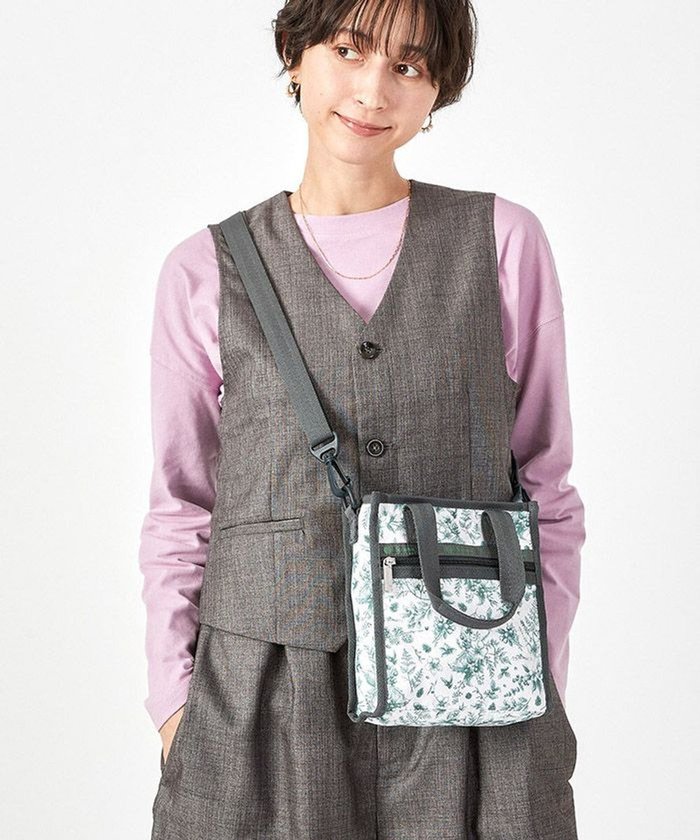 【レスポートサック/LeSportsac】のMINI N/S TOTE/オリーブホリデートワルドジュイ インテリア・キッズ・メンズ・レディースファッション・服の通販 founy(ファニー) https://founy.com/ ファッション Fashion レディースファッション Fashion for Women バッグ Bags おすすめ Recommended / Our Picks アウトドア Outdoor Clothing クラシカル Classical, Vintage-Inspired スクエア Square, Square Shape スマート Smart, Elegant ポケット Pocket, Pocket Detail ポーチ Pouch, Small Case エレガント 上品 Elegant 旅行 Travel 財布 Wallet, Purse |ID: prp329100004604662 ipo3291000000032767439