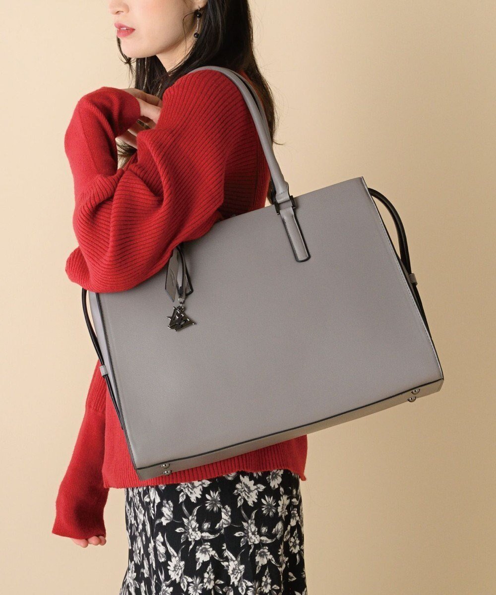 【エースバッグズアンドラゲッジ/ACE BAGS & LUGGAGE】の【雑誌掲載】 W .Day Night トッテン スクエアトート 11753 ダブルアンドデイナイト 通勤 A4サイズ 13.3インチPC インテリア・キッズ・メンズ・レディースファッション・服の通販 founy(ファニー) 　雑誌掲載アイテム　Magazine Picks & Fashion Features　ファッション雑誌　Fashion Magazines　ステディ　Steady.　ファッション　Fashion　レディースファッション　Fashion for Women　バッグ　Bags　コンパクト　Compact, Small Size　傘　Umbrella, Parasol　4月号　April Issue　スクエア　Square, Square Shape　スリーブ　Sleeve, Long Sleeve / Short Sleeve　雑誌　Magazine, Fashion Magazine　フラップ　Flap, Flap Pocket　ポケット　Pocket, Pocket Detail　マグネット　Magnet, Magnetic Closure　メッシュ　Mesh, Net Fabric　リュック　Backpack, Rucksack　ワーク　Workwear, Utility Style　再入荷　Restock / Back in Stock　おすすめ　Recommended / Our Picks　ビジネス 仕事 通勤　Business / Work / Commuting　グレー|ID: prp329100004605365 ipo3291000000033357810