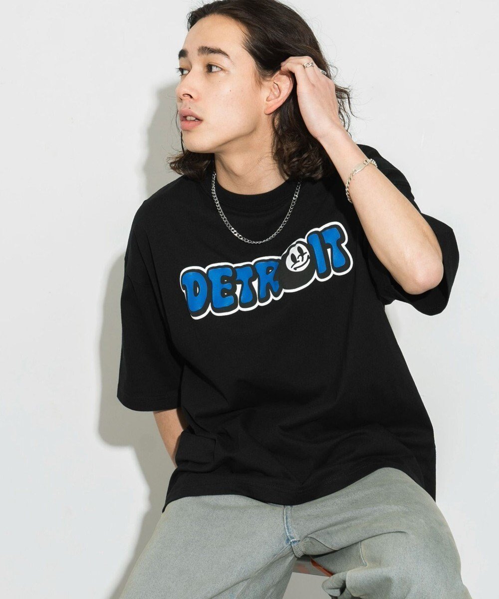 【ウィゴー/WEGO】の【ユニセックス着用ITEM/ネックレス付き】アクセ付きグラフィックT(S) インテリア・キッズ・メンズ・レディースファッション・服の通販 founy(ファニー) 　ファッション　Fashion　レディースファッション　Fashion for Women　トップス・カットソー　Cut & Sew Tops　シャツ・ブラウス・オフィスカジュアル　Elegant Blouses & Button-Ups　ロングTシャツ・Tシャツ　Longline T-Shirts & Tees　カットソー・ベーシックTシャツ　Cut-and-Sewn Tops / Stretch Tees & Basics　ジュエリー　Jewelry　ネックレス　Necklaces & Pendants　アクセサリー　Fashion Accessories　春　Spring　カットソー　Cut and Sewn Top　カーゴパンツ　Cargo Pants, Utility Pants　グラフィック　Graphic, Graphic Design　シンプル　Simple, Minimal　スマホ　Smartphone, Mobile Device　デニム　Denim, Jeans Material　トレンド　Trend, Trending Now　ネックレス　Necklace, Pendant Necklace　ハーフ　Half, Half-Length　半袖　Short Sleeve, Half Sleeve　ロング　Long, Long-Length　S/S・春夏　SS, Spring/Summer, Warm Season　再入荷　Restock / Back in Stock　おすすめ　Recommended / Our Picks　夏　Summer　ブラック|ID: prp329100004606378 ipo3291000000032859354