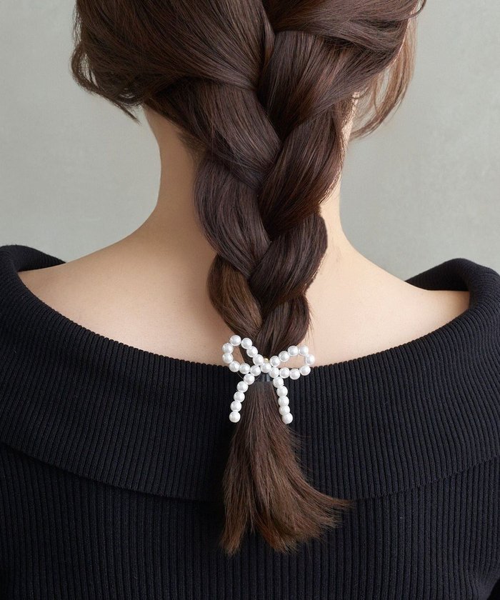 【フィービィー/phoebe】のアイキャッチパールポニーフックヘアカフ インテリア・キッズ・メンズ・レディースファッション・服の通販 founy(ファニー) https://founy.com/ ファッション Fashion レディースファッション Fashion for Women シュシュ&ヘアアクセ/ヘアアレンジ Scrunchies & Hair Accessories おすすめ Recommended / Our Picks アクセサリー Fashion Accessories シンプル Simple, Minimal セレモニー Ceremony ハーフ Half, Half-Length パール Pearl, Pearl Accent フォーマル Formal, Dressy リボン Ribbon, Bow 人気 Popular, Best Seller 結婚式 Wedding |ID: prp329100004606712 ipo3291000000032876742