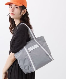 【レスポートサック/LeSportsac】のSM E/W EVERYDAY TOTE/スペクテイターピュアグレー 人気、トレンドファッション・服の通販 founy(ファニー) ファッション Fashion レディースファッション Fashion for Women バッグ Bags 軽量 Lightweight, Ultra Light シンプル Simple, Minimal スポーティ Sporty, Casual Athletic スマート Smart, Elegant 手帳 Planner, Notebook プリント Print, Printed Pattern ポケット Pocket, Pocket Detail 無地 Plain, Solid Color ビジネス 仕事 通勤 Business / Work / Commuting |ID:prp329100004607102