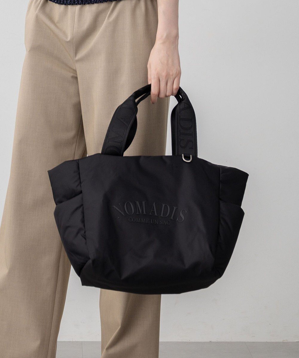 【23区/NIJYUSANKU】のNOMADIS SAC2 PADDED W トートバッグ 人気、トレンドファッション・服の通販 founy(ファニー) 　ファッション　Fashion　レディースファッション　Fashion for Women　バッグ　Bags　キャンバス　Canvas, Canvas Fabric　ショルダー　Shoulder, Shoulder Strap　シンプル　Simple, Minimal　チャーム　Charm, Pendant　フォルム　Silhouette, Form　フロント　Front, Front Design　プリント　Print, Printed Pattern　ラップ　Wrap, Wrap Design　ラバー　Rubber, Rubber Sole　2025年　2025　2025-2026秋冬・A/W　Autumn/Winter 2025–26 AW25–26　 other-1|ID: prp329100004609324 ipo3291000000033175919