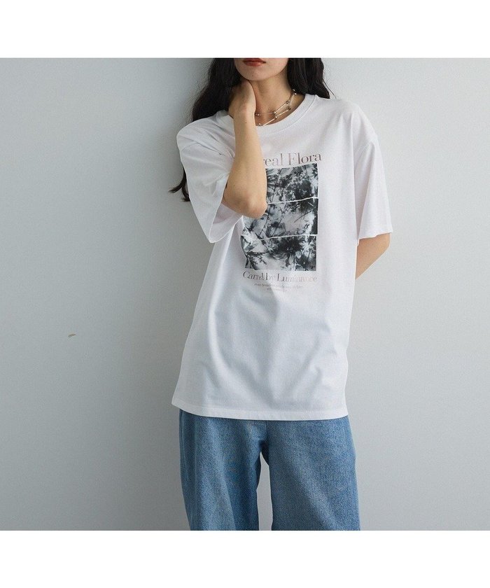 【グリーンパークス/Green Parks】のフォトグラフィック半袖Tシャツ インテリア・キッズ・メンズ・レディースファッション・服の通販 founy(ファニー) https://founy.com/ ファッション Fashion レディースファッション Fashion for Women トップス・カットソー Cut & Sew Tops シャツ・ブラウス・オフィスカジュアル Elegant Blouses & Button-Ups ロングTシャツ・Tシャツ Longline T-Shirts & Tees カットソー・ベーシックTシャツ Cut-and-Sewn Tops / Stretch Tees & Basics おすすめ Recommended / Our Picks カットソー Cut and Sewn Top グラフィック Graphic, Graphic Design スタイリッシュ Stylish, Fashionable プリント Print, Printed Pattern ポケット Pocket, Pocket Detail メタリック Metallic, Shiny Finish 半袖 Short Sleeve, Half Sleeve 夏 Summer 春 Spring S/S・春夏 SS, Spring/Summer, Warm Season |ID: prp329100004610137 ipo3291000000033066558