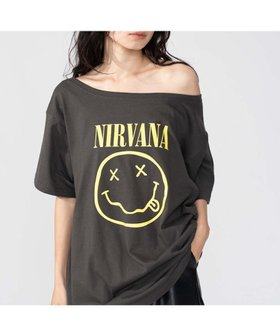 【ウィゴー/WEGO】のNIRVANA別注オフショルビッグT 人気、トレンドファッション・服の通販 founy(ファニー) ファッション Fashion レディースファッション Fashion for Women トップス・カットソー Cut & Sew Tops シャツ・ブラウス・オフィスカジュアル Elegant Blouses & Button-Ups ロングTシャツ・Tシャツ Longline T-Shirts & Tees カットソー・ベーシックTシャツ Cut-and-Sewn Tops / Stretch Tees & Basics 春 Spring カットソー Cut and Sewn Top グラフィック Graphic, Graphic Design ショート Short, Short Length スマホ Smartphone, Mobile Device トレンド Trend, Trending Now 人気 Popular, Best Seller 別注 Limited Edition, Custom Order 半袖 Short Sleeve, Half Sleeve ワンショル One Shoulder, Asymmetrical S/S・春夏 SS, Spring/Summer, Warm Season おすすめ Recommended / Our Picks 夏 Summer |ID:prp329100004611214