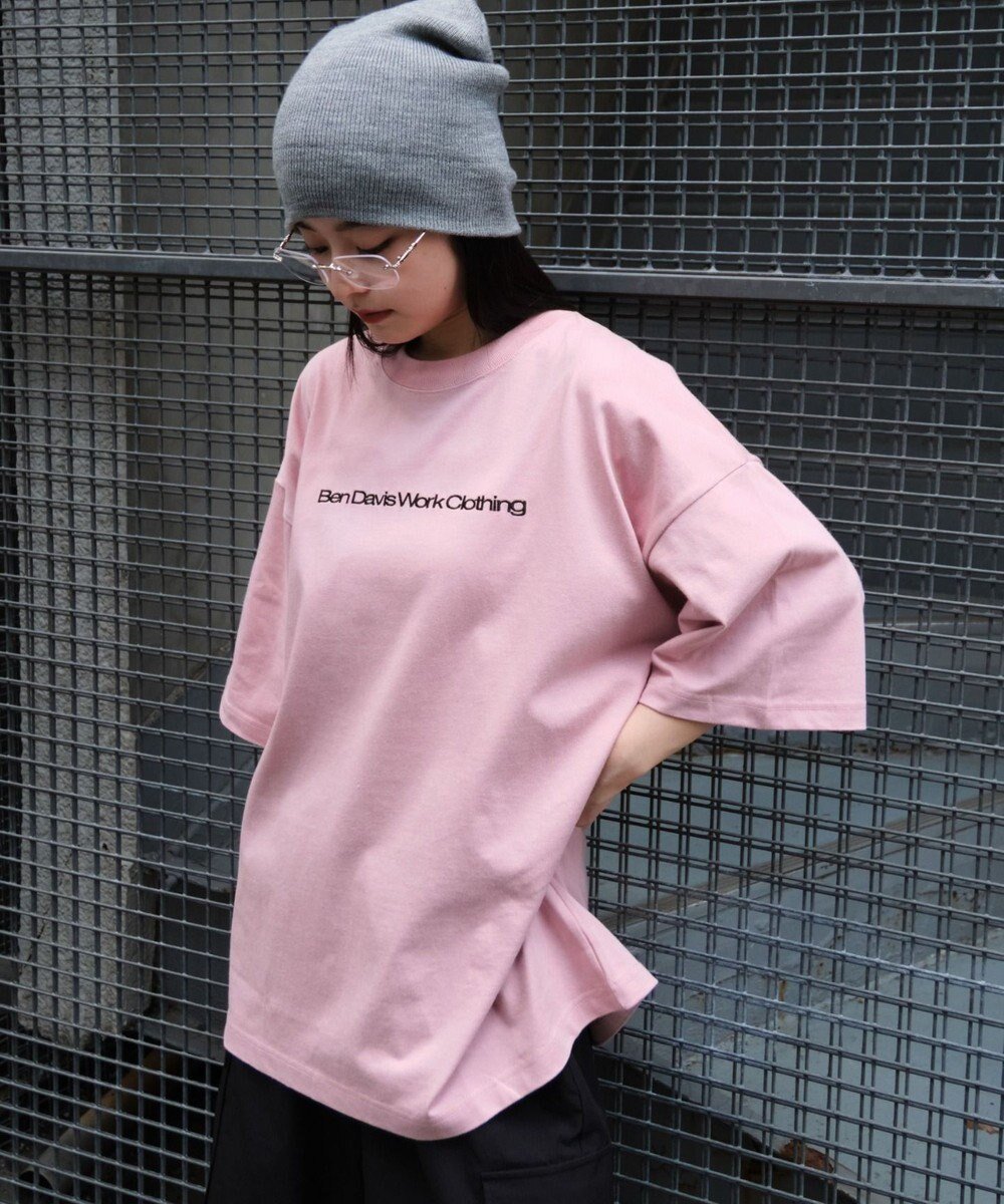 【ウィゴー/WEGO】の【ユニセックス着用ITEM/SMLサイズ展開】別注BENDAVISクールタッチグラフィックT(SS) インテリア・キッズ・メンズ・レディースファッション・服の通販 founy(ファニー) 　ファッション　Fashion　レディースファッション　Fashion for Women　トップス・カットソー　Cut & Sew Tops　シャツ・ブラウス・オフィスカジュアル　Elegant Blouses & Button-Ups　ロングTシャツ・Tシャツ　Longline T-Shirts & Tees　カットソー・ベーシックTシャツ　Cut-and-Sewn Tops / Stretch Tees & Basics　春　Spring　秋　Autumn　カットソー　Cut and Sewn Top　グラフィック　Graphic, Graphic Design　吸水　Absorbent, Quick-Dry　シンプル　Simple, Minimal　ジーンズ　Jeans, Denim Pants　スポーツ　Sports, Activewear　スマホ　Smartphone, Mobile Device　トレンド　Trend, Trending Now　パターン　Pattern, Design Print　フロント　Front, Front Design　ベーシック　Basic, Essential　別注　Limited Edition, Custom Order　半袖　Short Sleeve, Half Sleeve　ロング　Long, Long-Length　ワンポイント　One Point, Statement Accent　ワーク　Workwear, Utility Style　S/S・春夏　SS, Spring/Summer, Warm Season　おすすめ　Recommended / Our Picks　夏　Summer　ピンク|ID: prp329100004611215 ipo3291000000033564292