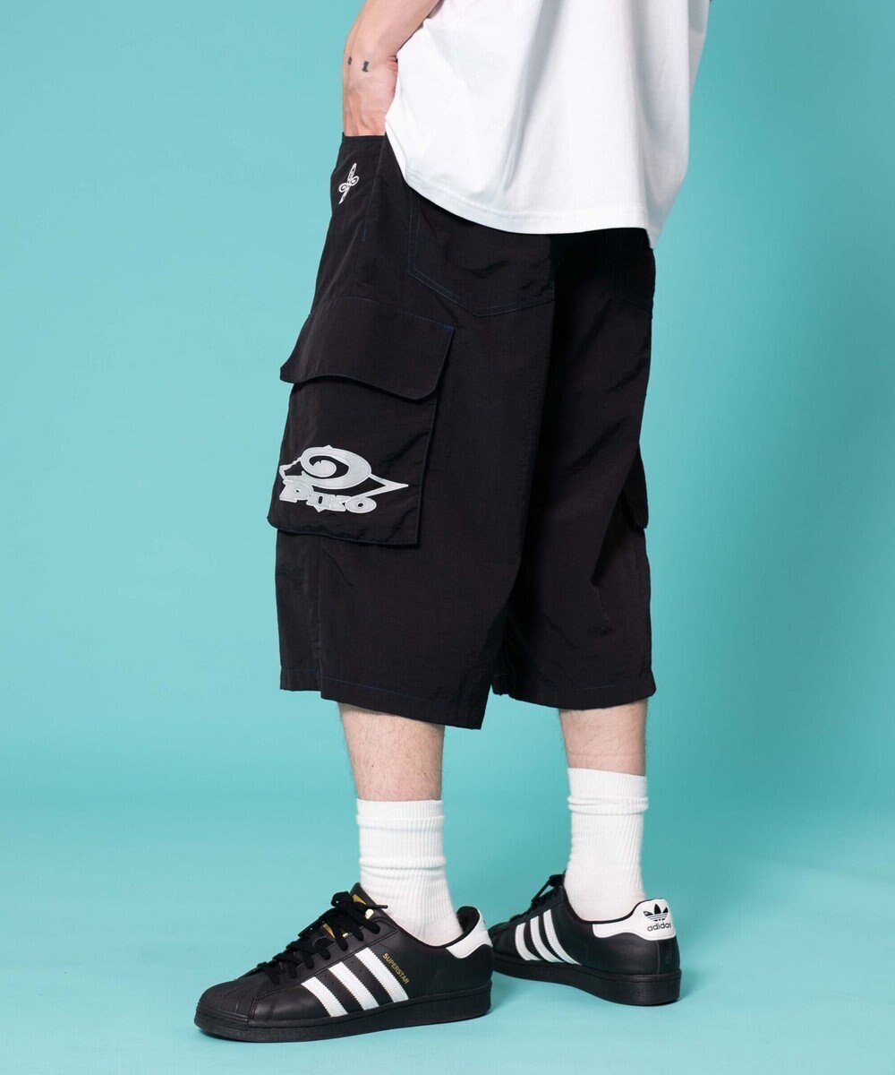 【ウィゴー/WEGO】の別注PIKOグラフィックカーゴショーツ インテリア・キッズ・メンズ・レディースファッション・服の通販 founy(ファニー) 　ファッション　Fashion　レディースファッション　Fashion for Women　パンツ　Pants & Trousers　アウトドア　Outdoor Clothing　アロハ　Aloha　春　Spring　カーゴパンツ　Cargo Pants, Utility Pants　グラフィック　Graphic, Graphic Design　軽量　Lightweight, Ultra Light　サンダル　Sandals, Summer Shoes　ショーツ　Shorts, Short Pants　シンプル　Simple, Minimal　スニーカー　Sneakers, Trainers　スマホ　Smartphone, Mobile Device　バランス　Balance, Style Balance　フィット　Fit, Slim Fit　プリント　Print, Printed Pattern　ポケット　Pocket, Pocket Detail　別注　Limited Edition, Custom Order　半袖　Short Sleeve, Half Sleeve　ミドル　Middle Length, Mid Height　ワイド　Wide, Wide Fit　S/S・春夏　SS, Spring/Summer, Warm Season　おすすめ　Recommended / Our Picks　夏　Summer　ブラック|ID: prp329100004611221 ipo3291000000033646898