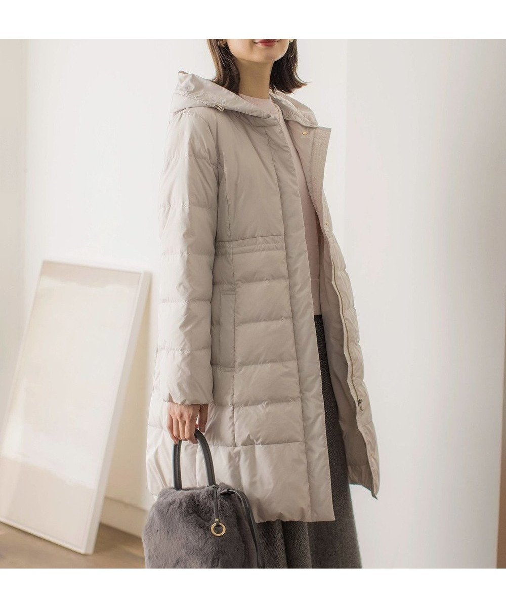 【組曲/KUMIKYOKU】の【洗える】ライトタフタロングダウンコート インテリア・キッズ・メンズ・レディースファッション・服の通販 founy(ファニー) 　ファッション　Fashion　レディースファッション　Fashion for Women　アウター　Coat / Outerwear Collection　コート・ロングコート・ピーコート　Long Coats, Peacoats & More　レディースジャケット・軽アウター　Jackets　ダウンジャケット・軽量ダウン　Warm & Lightweight Down Jackets　洗える　Machine Washable　軽量　Lightweight, Ultra Light　シェイプ　Shape, Slim Fit　ジャケット　Jacket, Outerwear　ストール　Stole, Wrap　スリット　Slit, Slit Detail　タフタ　Taffeta, Structured Fabric　ダウン　Down, Puffer　ツイード　Twill, Twill Weave　人気　Popular, Best Seller　バランス　Balance, Style Balance　フラット　Flat, Flat Shoes　フレア　Flare, Flared　プリント　Print, Printed Pattern　モダン　Modern, Contemporary　無地　Plain, Solid Color　ロング　Long, Long-Length　A/W・秋冬　Autumn/Winter　エレガント 上品　Elegant　アイスグレー系|ID: prp329100004611583 ipo3291000000033641222