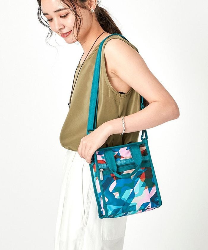 【レスポートサック/LeSportsac】のMINI N/S TOTE/カモハウンズトゥース インテリア・キッズ・メンズ・レディースファッション・服の通販 founy(ファニー) https://founy.com/ ファッション Fashion レディースファッション Fashion for Women バッグ Bags アウトドア Outdoor Clothing カラフル Colorful Design スクエア Square, Square Shape スタンダード Standard, Basic スマート Smart, Elegant 財布 Wallet, Purse ポケット Pocket, Pocket Detail ポーチ Pouch, Small Case おすすめ Recommended / Our Picks 旅行 Travel |ID: prp329100004613856 ipo3291000000033032282