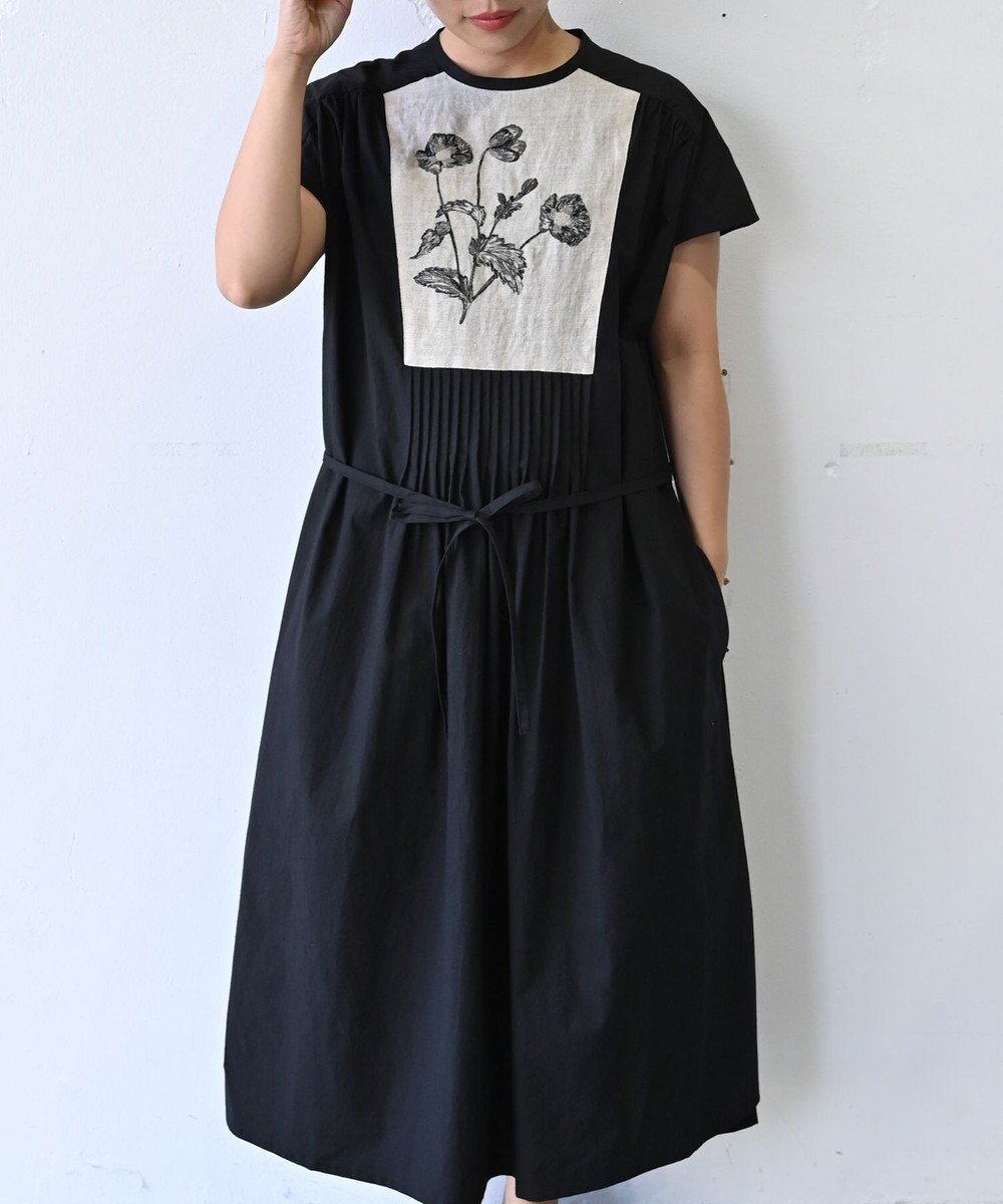 【ムーク/muuc】の〈遠州織物〉ウエスト紐付き フレンチスリーブ ポピーの花刺繍 ワンピース インテリア・キッズ・メンズ・レディースファッション・服の通販 founy(ファニー) 　ファッション　Fashion　レディースファッション　Fashion for Women　ワンピース　Dresses　ヴィンテージ　Vintage Style　春　Spring　キャンバス　Canvas, Canvas Fabric　クラシック　Classic, Timeless Style　スリーブ　Sleeve, Long Sleeve / Short Sleeve　ドレス　Dress, One-Piece　定番　Standard, Basic Item　手編み　Hand-Knitted, Handmade Knit　パターン　Pattern, Design Print　フレンチ　French, French Style　ポケット　Pocket, Pocket Detail　S/S・春夏　SS, Spring/Summer, Warm Season　再入荷　Restock / Back in Stock　夏　Summer　ブラック|ID: prp329100004614140 ipo3291000000033036062