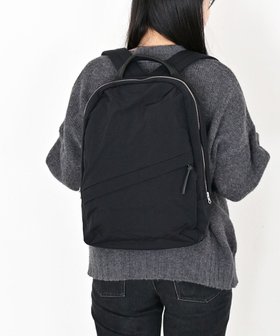 【ニジュウ カノウ/NIZYU KANO】のLIGHT NYLONリュック Mサイズ 人気、トレンドファッション・服の通販 founy(ファニー) ファッション Fashion レディースファッション Fashion for Women バッグ Bags 軽量 Lightweight, Ultra Light ショルダー Shoulder, Shoulder Strap シンプル Simple, Minimal ポケット Pocket, Pocket Detail メタル Metal, Metal Parts メッシュ Mesh, Net Fabric リュック Backpack, Rucksack 旅行 Travel ビジネス 仕事 通勤 Business / Work / Commuting |ID:prp329100004614149