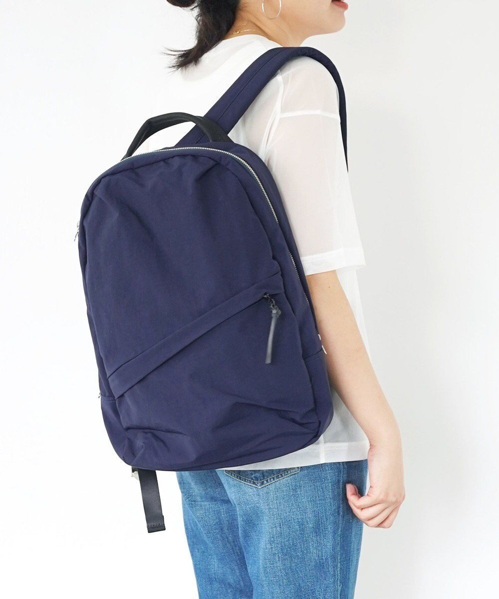 【ニジュウ カノウ/NIZYU KANO】のLIGHT NYLONリュック Mサイズ インテリア・キッズ・メンズ・レディースファッション・服の通販 founy(ファニー) ファッション Fashion レディースファッション Fashion for Women バッグ Bags 軽量 Lightweight, Ultra Light ショルダー Shoulder, Shoulder Strap シンプル Simple, Minimal ポケット Pocket, Pocket Detail メタル Metal, Metal Parts メッシュ Mesh, Net Fabric リュック Backpack, Rucksack 旅行 Travel ビジネス 仕事 通勤 Business / Work / Commuting ネイビー|ID: prp329100004614149 ipo3291000000034246491