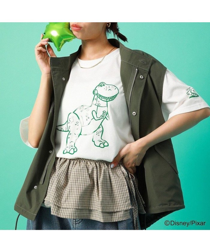 【グリーンパークス/Green Parks】のTOY STORY / 立体プリント半袖TEE インテリア・キッズ・メンズ・レディースファッション・服の通販 founy(ファニー) https://founy.com/ ファッション Fashion レディースファッション Fashion for Women トップス・カットソー Cut & Sew Tops シャツ・ブラウス・オフィスカジュアル Elegant Blouses & Button-Ups ロングTシャツ・Tシャツ Longline T-Shirts & Tees カットソー・ベーシックTシャツ Cut-and-Sewn Tops / Stretch Tees & Basics おすすめ Recommended / Our Picks カットソー Cut and Sewn Top スラックス Slacks, Dress Pants フロント Front, Front Design プリント Print, Printed Pattern ボトム Bottoms, Lower Wear ポケット Pocket, Pocket Detail 半袖 Short Sleeve, Half Sleeve A/W・秋冬 Autumn/Winter |ID: prp329100004614598 ipo3291000000033043792