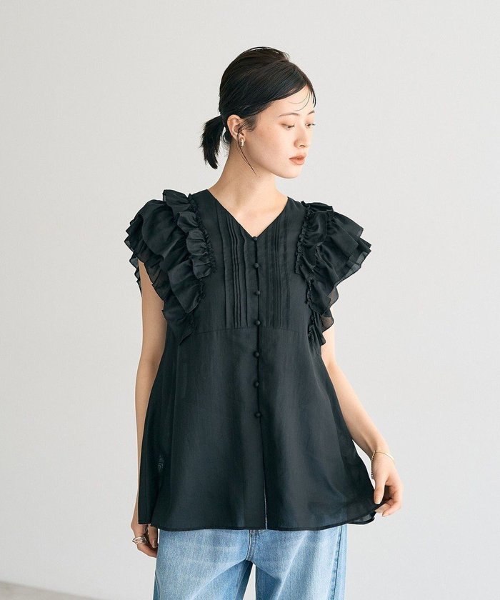【イェッカ ヴェッカ/YECCA VECCA】のラッフルVネックブラウス インテリア・キッズ・メンズ・レディースファッション・服の通販 founy(ファニー) https://founy.com/ ファッション Fashion レディースファッション Fashion for Women トップス・カットソー Cut & Sew Tops シャツ・ブラウス・オフィスカジュアル Elegant Blouses & Button-Ups Vネックトップス V-Neck Tops / V-Cut Neckline Shirts おすすめ Recommended / Our Picks ポケット Pocket, Pocket Detail ラッフル Ruffle, Frill A/W・秋冬 Autumn/Winter |ID: prp329100004614649 ipo3291000000033044189