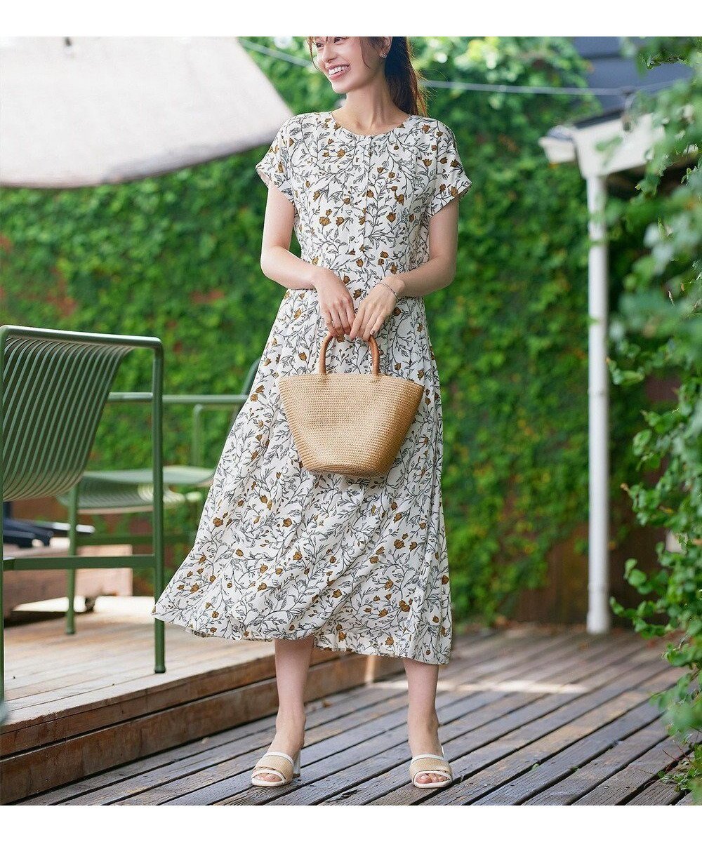 【ティアクラッセ/Tiaclasse】の【洗える】リーフフラワー柄ワンピース 人気、トレンドファッション・服の通販 founy(ファニー) 　ファッション　Fashion　レディースファッション　Fashion for Women　ワンピース　Dresses　シャツワンピース / 1枚で着映えコーデ　Shirt Dresses　アクセサリー　Fashion Accessories　春　Spring　洗える　Machine Washable　カーディガン　Cardigan, Knitwear　スリーブ　Sleeve, Long Sleeve / Short Sleeve　チュニック　Tunic, Long Top　フェミニン　Feminine, Girly　フラワー　Flower, Floral　フレンチ　French, French Style　ポケット　Pocket, Pocket Detail　ラウンド　Round, Round Neck　リーフ　Leaf, Botanical Leaf　楽ちん　Easy Fit, Comfortable　S/S・春夏　SS, Spring/Summer, Warm Season　再入荷　Restock / Back in Stock　新作・新入荷　New Arrivals / New In　夏　Summer　エレガント 上品　Elegant　 other-1|ID: prp329100004614679 ipo3291000000033044384