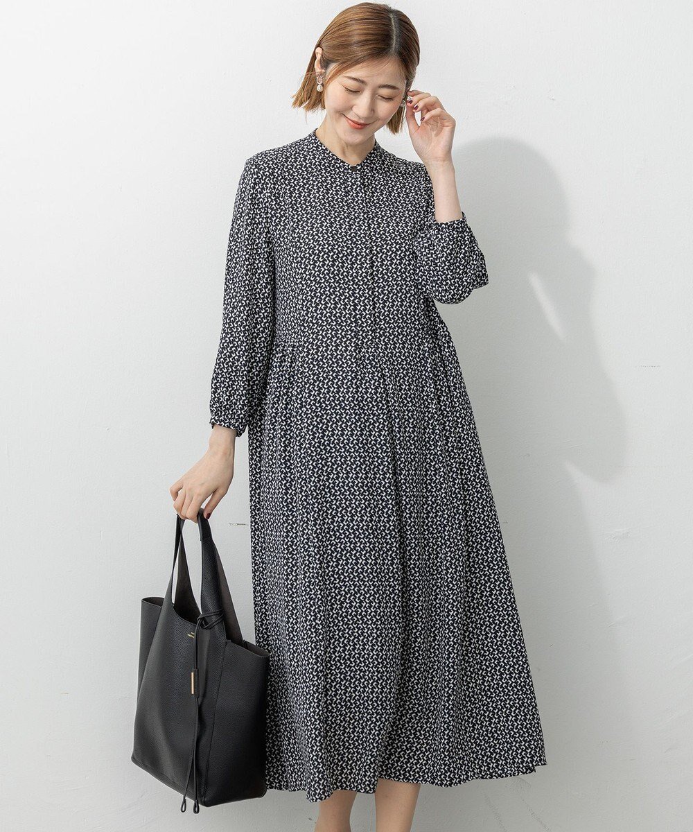 【23区/NIJYUSANKU】の【洗える】モダンジオメトリックプリント ワンピース 人気、トレンドファッション・服の通販 founy(ファニー)  ファッション Fashion レディースファッション Fashion for Women ワンピース Dresses 洗える Machine Washable ギャザー Gathered, Ruffled クラシカル Classical, Vintage-Inspired シルク Silk, 100% Silk ジョーゼット Georgette, Semi-Sheer Fabric フレア Flare, Flared プリント Print, Printed Pattern モダン Modern, Contemporary モチーフ Motif, Design Theme モノトーン Monotone, Black and White A/W・秋冬 Autumn/Winter 2025年 2025 2025-2026秋冬・A/W Autumn/Winter 2025–26 AW25–26  other-1|ID: prp329100004615232 ipo3291000000033976015