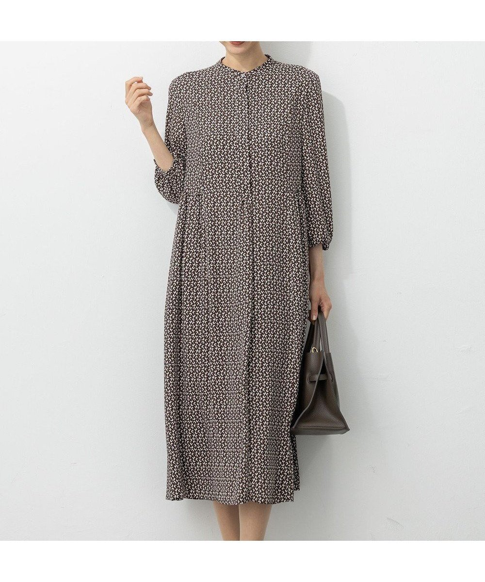 【23区/NIJYUSANKU】の【洗える】モダンジオメトリックプリント ワンピース インテリア・キッズ・メンズ・レディースファッション・服の通販 founy(ファニー) ファッション Fashion レディースファッション Fashion for Women ワンピース Dresses 洗える Machine Washable ギャザー Gathered, Ruffled クラシカル Classical, Vintage-Inspired シルク Silk, 100% Silk ジョーゼット Georgette, Semi-Sheer Fabric フレア Flare, Flared プリント Print, Printed Pattern モダン Modern, Contemporary モチーフ Motif, Design Theme モノトーン Monotone, Black and White A/W・秋冬 Autumn/Winter 2025年 2025 2025-2026秋冬・A/W Autumn/Winter 2025–26 AW25–26 ダークブラウン系|ID: prp329100004615232 ipo3291000000035373702