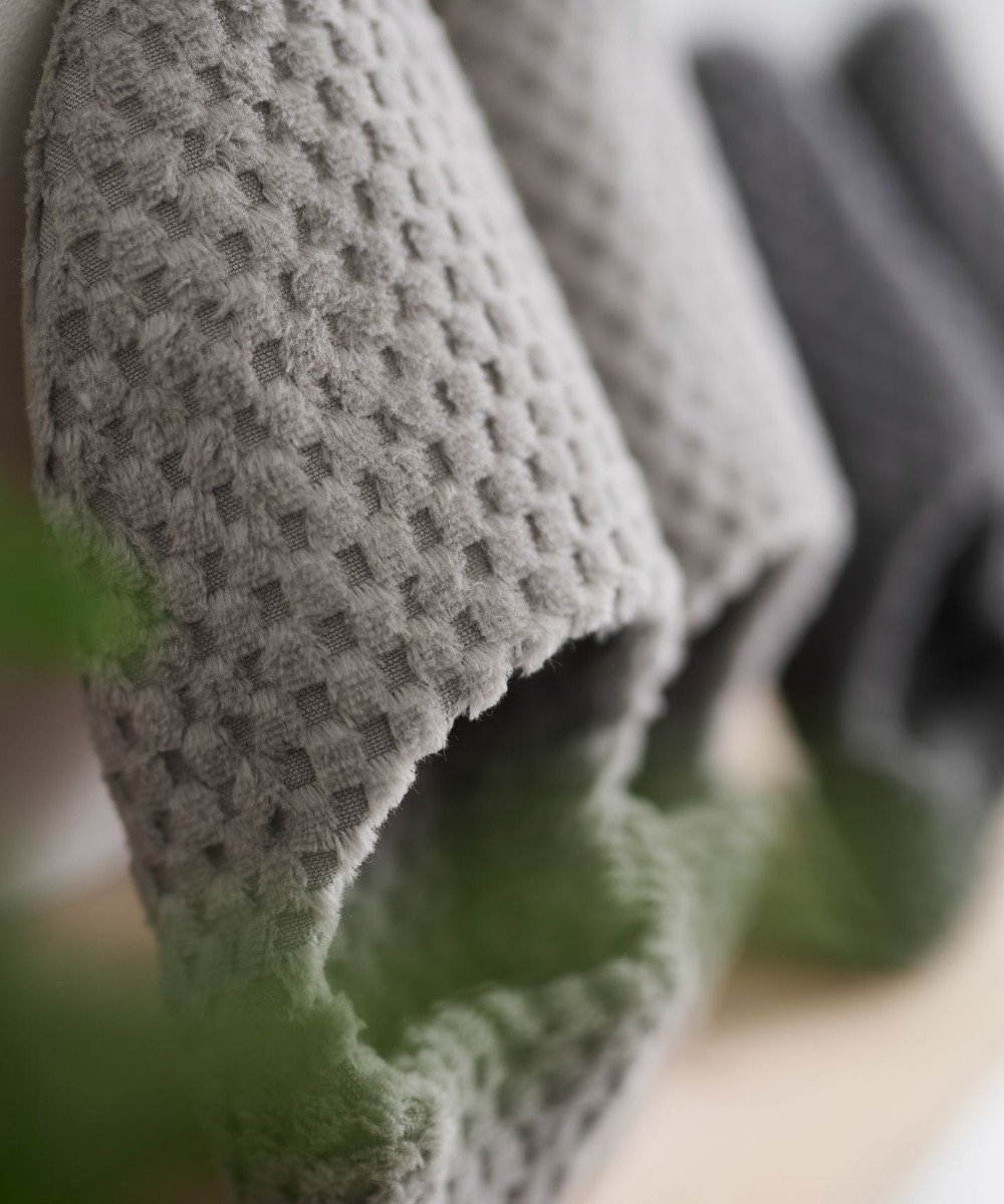 【ルームアンドスプール/LOOM&SPOOL】のGRS綿毛布ルームシューズ インテリア・キッズ・メンズ・レディースファッション・服の通販 founy(ファニー) 　ファッション　Fashion　レディースファッション　Fashion for Women　軽量　Lightweight, Ultra Light　シューズ　Shoes, Footwear　スリッパ　Slippers, Room Shoes　リラックス　Relax, Relaxed Fit　エレガント 上品　Elegant　ライトグレー|ID: prp329100004616218 ipo3291000000033463311