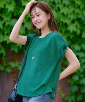 【ティアクラッセ/Tiaclasse】の【洗える】ふくれジャカードカフス付きカットソー 人気、トレンドファッション・服の通販 founy(ファニー) ファッション Fashion レディースファッション Fashion for Women トップス・カットソー Cut & Sew Tops シャツ・ブラウス・オフィスカジュアル Elegant Blouses & Button-Ups ロングTシャツ・Tシャツ Longline T-Shirts & Tees カットソー・ベーシックTシャツ Cut-and-Sewn Tops / Stretch Tees & Basics アクセサリー Fashion Accessories ウォッシャブル Machine Washable 春 Spring 洗える Machine Washable カットソー Cut and Sewn Top カフス Cuff Design カーディガン Cardigan, Knitwear ジャカード／ジャガード Jacquard, Woven Pattern スリーブ Sleeve, Long Sleeve / Short Sleeve チュニック Tunic, Long Top フレンチ French, French Style ポケット Pocket, Pocket Detail ラウンド Round, Round Neck リボン Ribbon, Bow 楽ちん Easy Fit, Comfortable S/S・春夏 SS, Spring/Summer, Warm Season 再入荷 Restock / Back in Stock 夏 Summer エレガント 上品 Elegant 新作・新入荷 New Arrivals / New In |ID:prp329100004616995