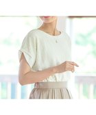 【ティアクラッセ/Tiaclasse】の【洗える】ふくれジャカードカフス付きカットソー 人気、トレンドファッション・服の通販 founy(ファニー) ファッション Fashion レディースファッション Fashion for Women トップス・カットソー Cut & Sew Tops シャツ・ブラウス・オフィスカジュアル Elegant Blouses & Button-Ups ロングTシャツ・Tシャツ Longline T-Shirts & Tees カットソー・ベーシックTシャツ Cut-and-Sewn Tops / Stretch Tees & Basics アクセサリー Fashion Accessories ウォッシャブル Machine Washable 春 Spring 洗える Machine Washable カットソー Cut and Sewn Top カフス Cuff Design カーディガン Cardigan, Knitwear ジャカード／ジャガード Jacquard, Woven Pattern スリーブ Sleeve, Long Sleeve / Short Sleeve チュニック Tunic, Long Top フレンチ French, French Style ポケット Pocket, Pocket Detail ラウンド Round, Round Neck リボン Ribbon, Bow 楽ちん Easy Fit, Comfortable S/S・春夏 SS, Spring/Summer, Warm Season 再入荷 Restock / Back in Stock 夏 Summer エレガント 上品 Elegant 新作・新入荷 New Arrivals / New In thumbnail オフホワイト|ID: prp329100004616995 ipo3291000000033077613
