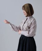 【ムーク/muuc】の〈コットン100%〉〈綿ローン生地〉〈ふんわり柔らかな肌触り〉梅小花刺繍 スタンドカラーブラウス ライトグレー|ID: prp329100004617627 ipo3291000000033681896