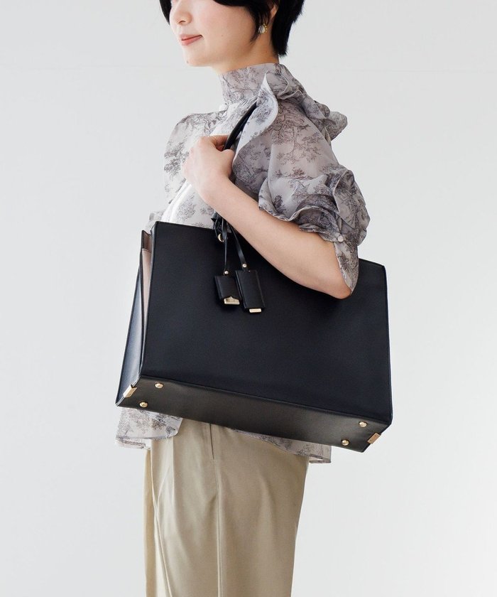 【エースバッグズアンドラゲッジ/ACE BAGS & LUGGAGE】の【雑誌掲載】 Jewelna Rose ターミー A4サイズ 10758 レディース 通勤バッグ ビジネスバッグ トートバッグ A4サイズ ジュエルナローズ インテリア・キッズ・メンズ・レディースファッション・服の通販 founy(ファニー) https://founy.com/ 雑誌掲載アイテム Magazine Picks & Fashion Features ファッション雑誌 Fashion Magazines ビジンヒャッカ 美人百花 モア MORE ファッション Fashion レディースファッション Fashion for Women バッグ Bags 5月号 May Issue 4月号 April Issue 雑誌 Magazine, Fashion Magazine 2月号 February Issue, Feb. Edition ポケット Pocket, Pocket Detail ミドル Middle Length, Mid Height メタル Metal, Metal Parts モバイル Mobile, Smartphone 6月号 June Issue, Jun. Edition リュック Backpack, Rucksack ワーク Workwear, Utility Style おすすめ Recommended / Our Picks ビジネス 仕事 通勤 Business / Work / Commuting |ID: prp329100004618193 ipo3291000000033100900