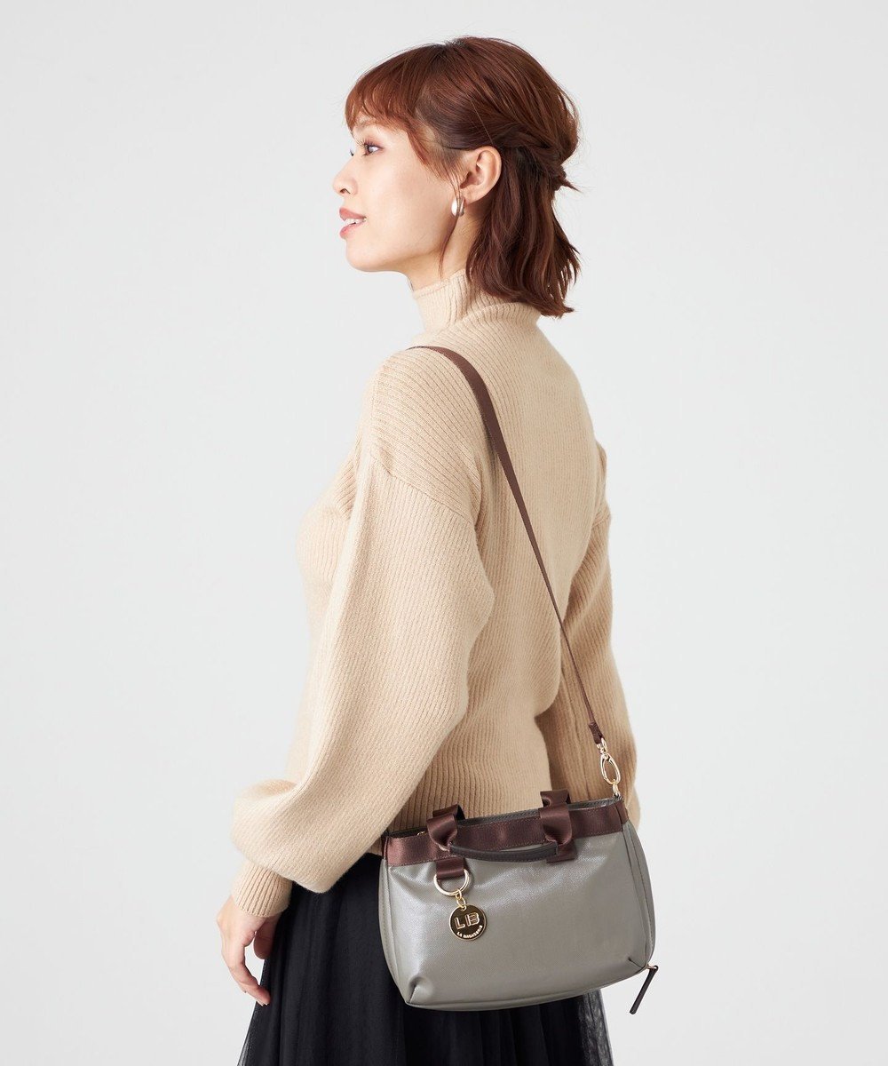 【ラ バガジェリー/LA BAGAGERIE】の【コットン×ポリウレタン】シャイニーミニマムトート 人気、トレンドファッション・服の通販 founy(ファニー) ファッション Fashion レディースファッション Fashion for Women バッグ Bags コンパクト Compact, Small Size コーティング Coating, Coated Finish スタンダード Standard, Basic スマート Smart, Elegant チャーム Charm, Pendant ベーシック Basic, Essential ポケット Pocket, Pocket Detail ラウンド Round, Round Neck other-1|ID: prp329100004619167 ipo3291000000033661761