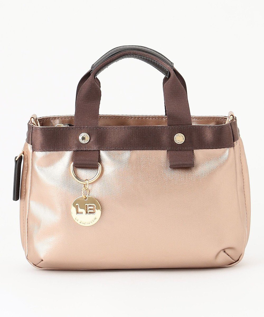 【ラ バガジェリー/LA BAGAGERIE】の【コットン×ポリウレタン】シャイニーミニマムトート インテリア・キッズ・メンズ・レディースファッション・服の通販 founy(ファニー) ファッション Fashion レディースファッション Fashion for Women バッグ Bags コンパクト Compact, Small Size コーティング Coating, Coated Finish スタンダード Standard, Basic スマート Smart, Elegant チャーム Charm, Pendant ベーシック Basic, Essential ポケット Pocket, Pocket Detail ラウンド Round, Round Neck ベージュ|ID: prp329100004619167 ipo3291000000033661767