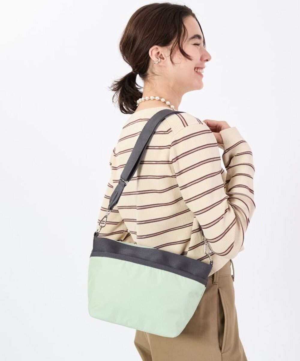 【レスポートサック/LeSportsac】のSMALL BUCKET BAG/フロスティグリーン/サンダー 人気、トレンドファッション・服の通販 founy(ファニー) 　ファッション　Fashion　レディースファッション　Fashion for Women　アウトドア　Outdoor Clothing　軽量　Lightweight, Ultra Light　ショルダー　Shoulder, Shoulder Strap　スポーツ　Sports, Activewear　財布　Wallet, Purse　トラベル　Travel, Travel Gear　人気　Popular, Best Seller　プリント　Print, Printed Pattern　ポケット　Pocket, Pocket Detail　無地　Plain, Solid Color　新作・新入荷　New Arrivals / New In　おすすめ　Recommended / Our Picks　旅行　Travel　エレガント 上品　Elegant　ギフト プレゼント　Gift / Present　 other-1|ID: prp329100004619431 ipo3291000000033128124