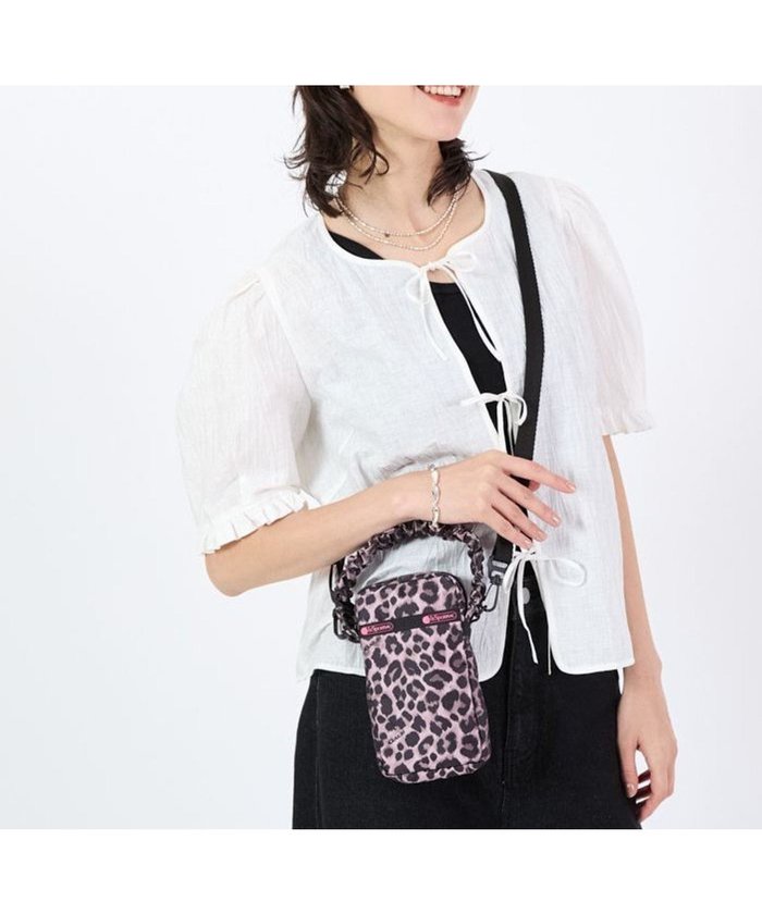 【レスポートサック/LeSportsac】のGH MINI PHONE XBODY/ギャルズ!レオパード インテリア・キッズ・メンズ・レディースファッション・服の通販 founy(ファニー) https://founy.com/ ファッション Fashion レディースファッション Fashion for Women ギャザー Gathered, Ruffled スペシャル Special, Limited Edition 雑誌 Magazine, Fashion Magazine ポケット Pocket, Pocket Detail ポーチ Pouch, Small Case レオパード Leopard, Animal Print 新作・新入荷 New Arrivals / New In |ID: prp329100004619441 ipo3291000000033128169