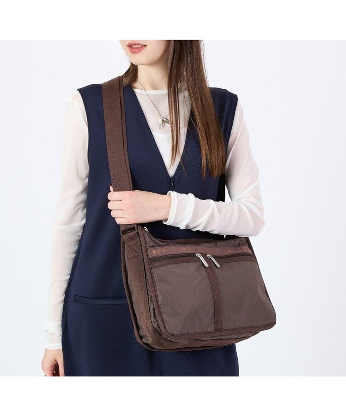 【レスポートサック/LeSportsac】のDELUXE EVERYDAY BAG/ダークチョコレート インテリア・キッズ・メンズ・レディースファッション・服の通販 founy(ファニー) https://founy.com/ ファッション Fashion レディースファッション Fashion for Women アウトドア Outdoor Clothing 傘 Umbrella, Parasol 軽量 Lightweight, Ultra Light シンプル Simple, Minimal スポーツ Sports, Activewear トラベル Travel, Travel Gear 手帳 Planner, Notebook 人気 Popular, Best Seller プリント Print, Printed Pattern ポケット Pocket, Pocket Detail ポーチ Pouch, Small Case 無地 Plain, Solid Color 旅行 Travel |ID: prp329100004619503 ipo3291000000033344564
