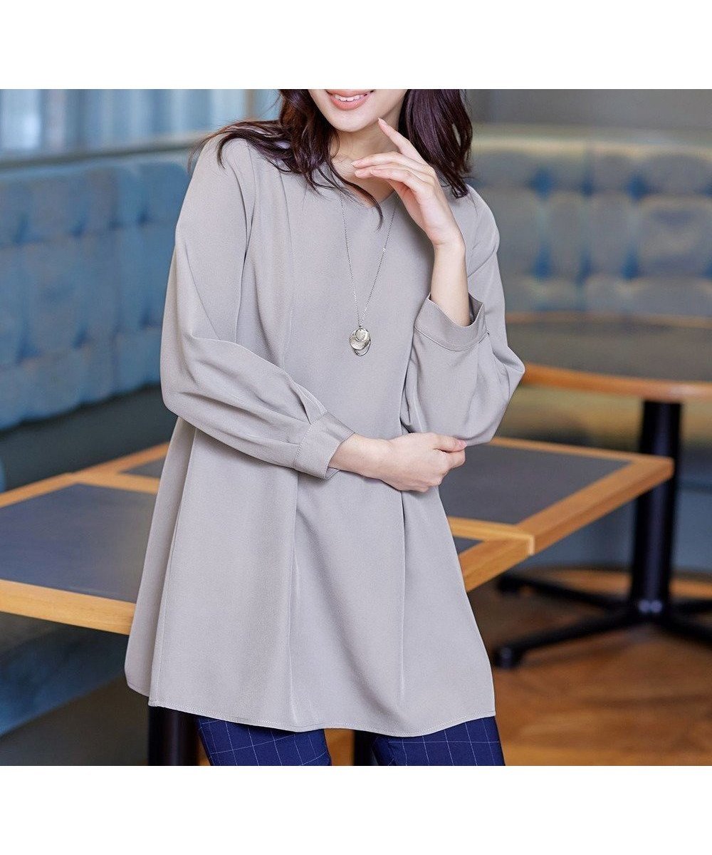 【ティアクラッセ/Tiaclasse】の【ダブルストレッチ・洗える】バックベルトチュニックブラウス インテリア・キッズ・メンズ・レディースファッション・服の通販 founy(ファニー) 　ファッション　Fashion　レディースファッション　Fashion for Women　トップス・カットソー　Cut & Sew Tops　シャツ・ブラウス・オフィスカジュアル　Elegant Blouses & Button-Ups　ベルト&ウエストマーク　Belts & Waist Accessories　ウォッシャブル　Machine Washable　春　Spring　洗える　Machine Washable　秋　Autumn　シンプル　Simple, Minimal　ジャケット　Jacket, Outerwear　ストレッチ　Stretch, Stretchy Fabric　セットアップ　Set-Up, Coordinated Outfit　ダブル　Double, Double-Breasted　チュニック　Tunic, Long Top　長袖　Long Sleeve, Full Sleeve　フォーマル　Formal, Dressy　フレア　Flare, Flared　ポケット　Pocket, Pocket Detail　ロング　Long, Long-Length　冬　Winter / This Winter　S/S・春夏　SS, Spring/Summer, Warm Season　おすすめ　Recommended / Our Picks　夏　Summer　エレガント 上品　Elegant　入学式　Entrance Ceremony　卒業式　Graduation Ceremony　ビジネス 仕事 通勤　Business / Work / Commuting　グレー|ID: prp329100004620110 ipo3291000000033713861